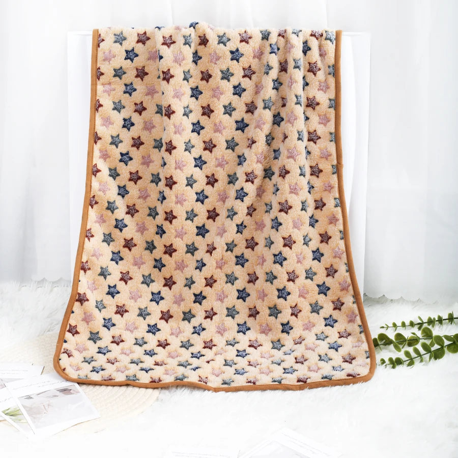 Soft Fleece Pet Blanket — Warm Paw Print Blanket for Dogs & Cats — packaging