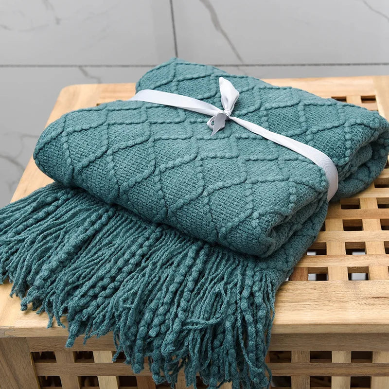 Chunky Knit Throw Blanket with Tassels — Soft Acrylic Farmhouse Blanket for Sofa & Bed — packaging