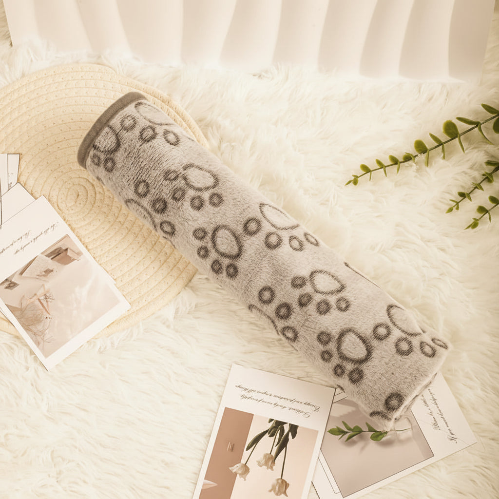 Soft Fleece Pet Blanket — Warm Paw Print Blanket for Dogs & Cats — packaging